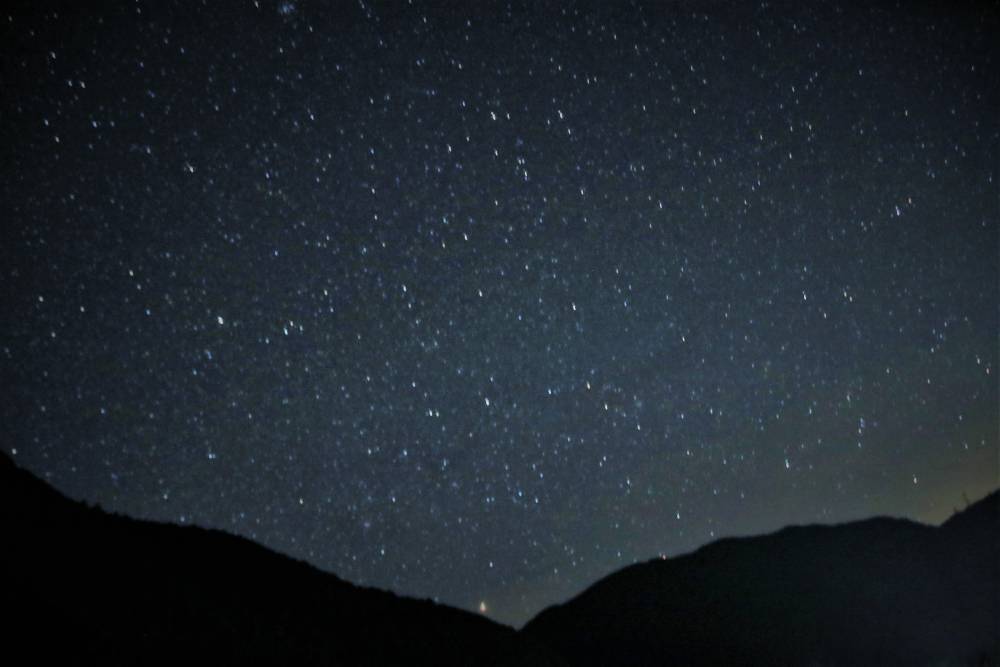 掴んで食べられる、飴玉のような星が輝く夜空！？北山村の、透き通った冬の星空。